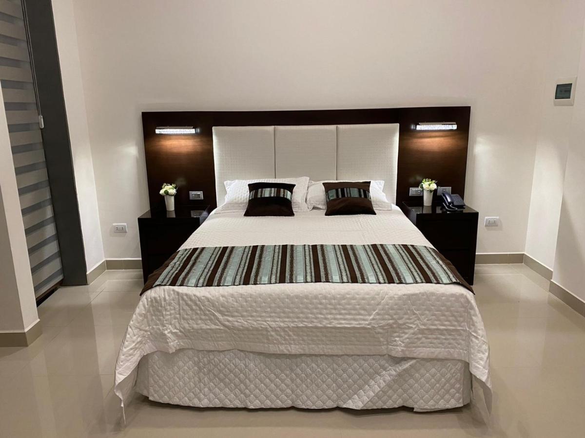 Hotel Innova ตาริฮา ภายนอก รูปภาพ